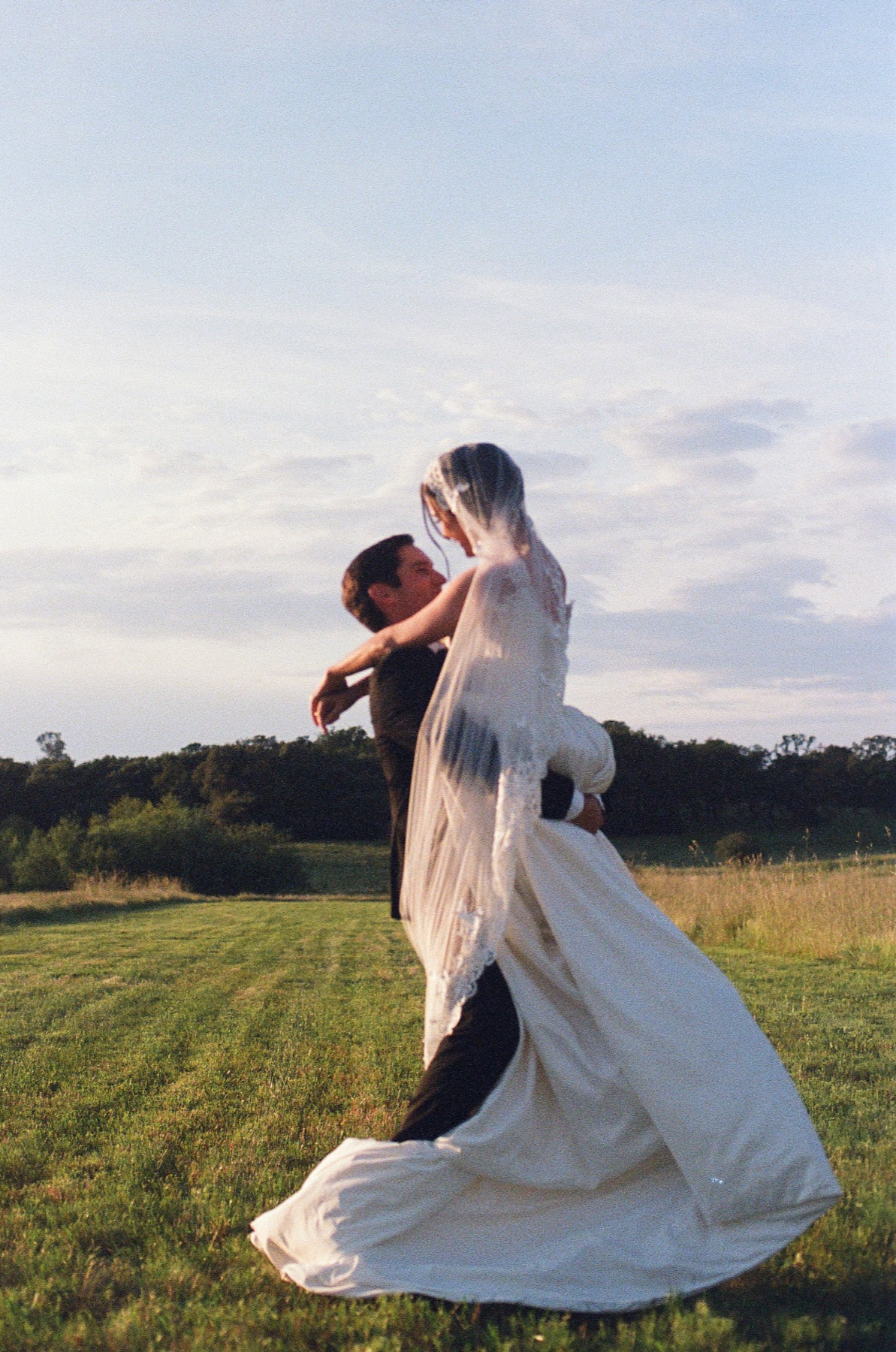 Emma and Ross wedding flowers by Golden Flowers at River Highlands Ranch, Sierra Nevada