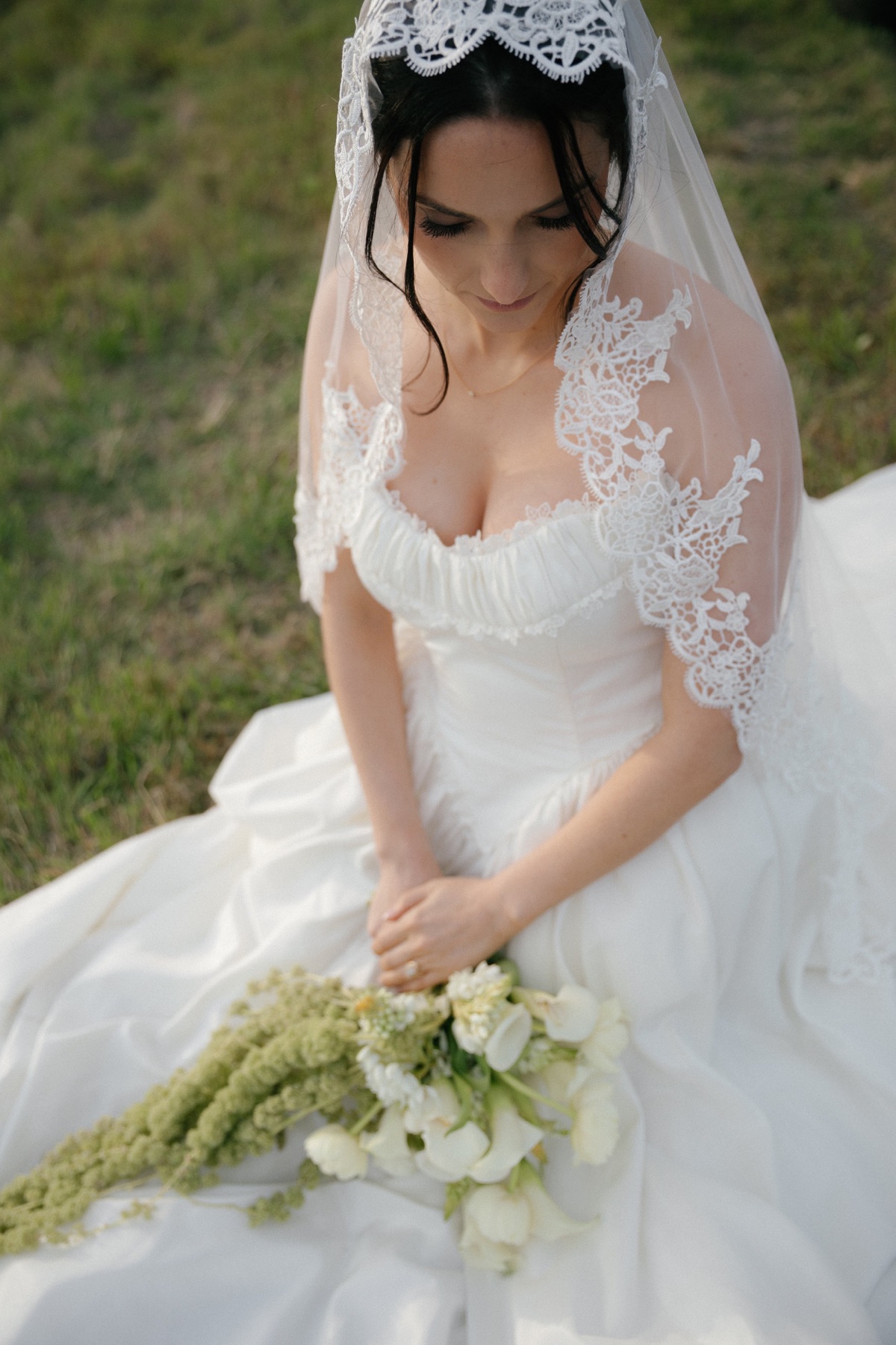 Emma and Ross wedding flowers by Golden Flowers at River Highlands Ranch, Sierra Nevada