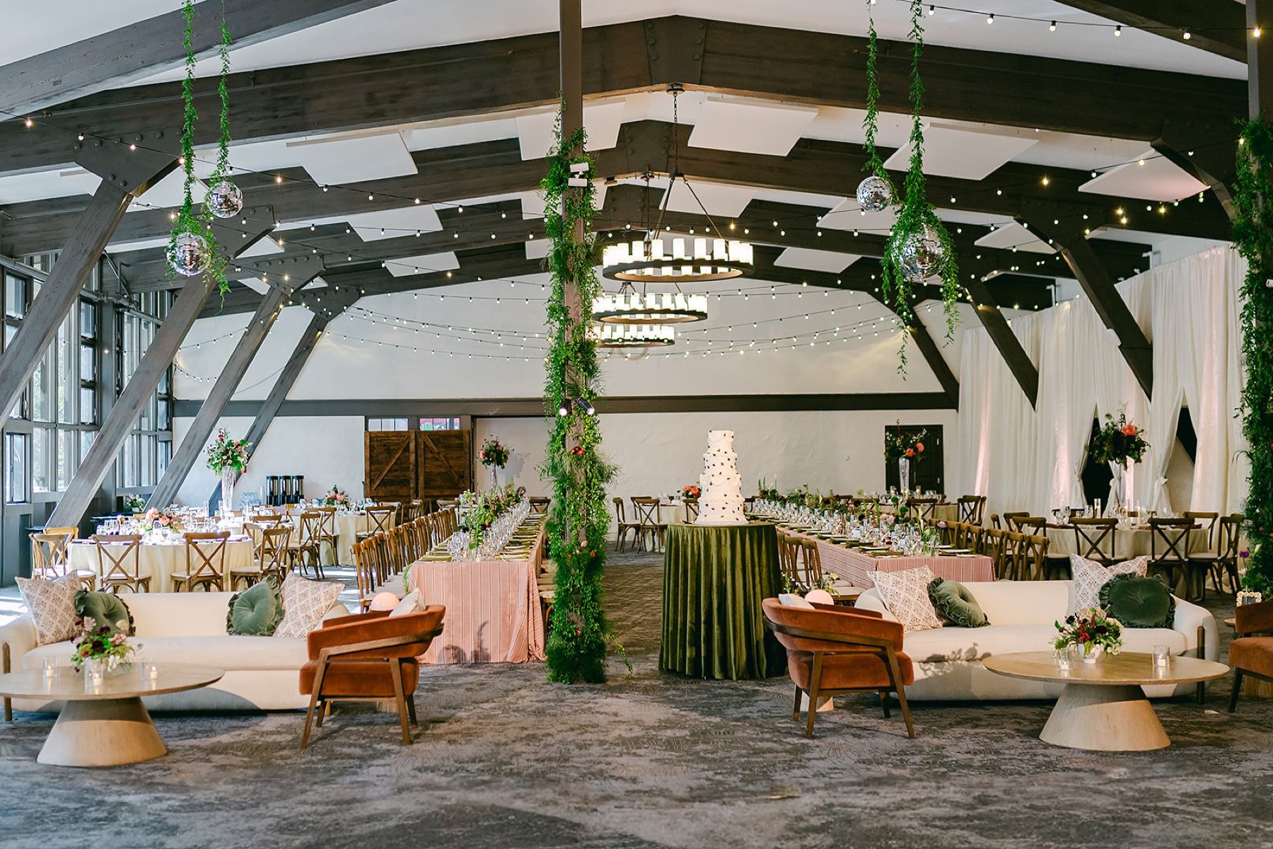 Wedding florals by Golden Flowers at Palisades Tahoe High Camp, Lake Tahoe