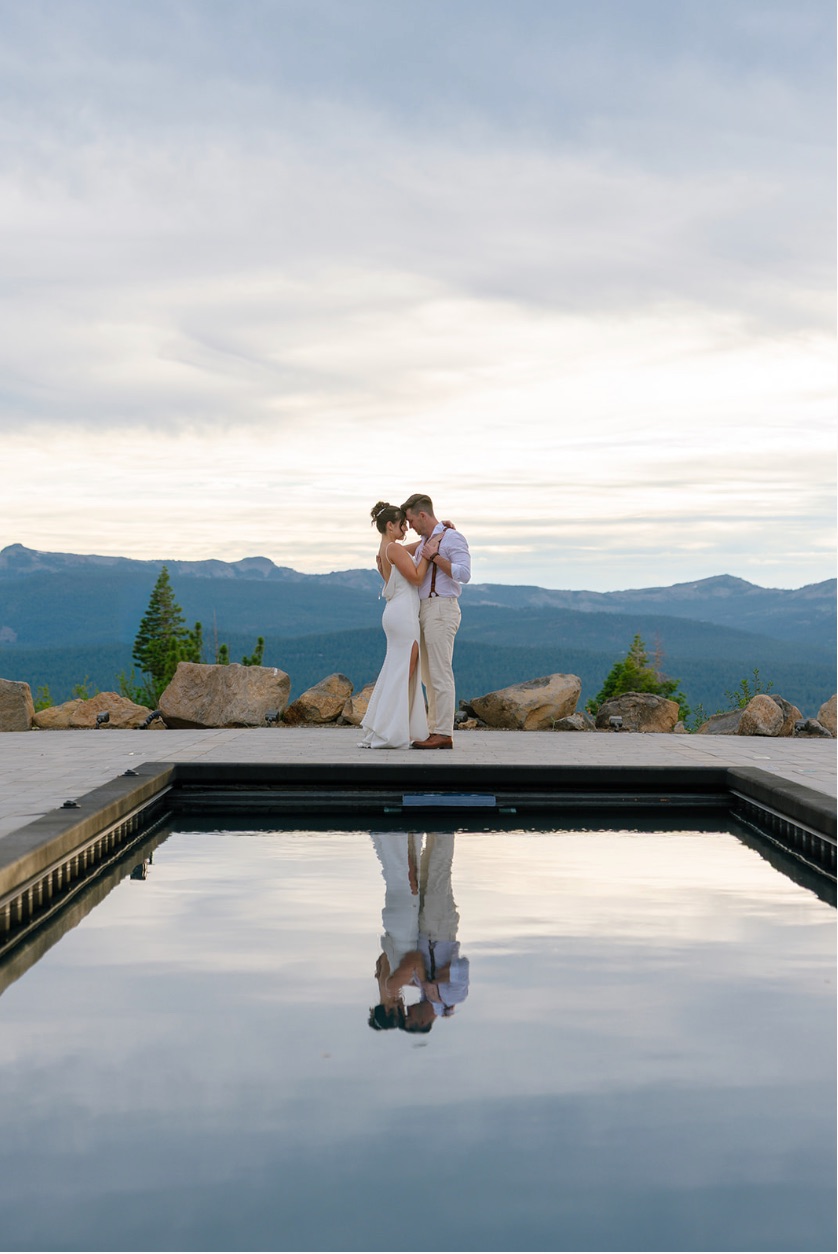 Hannah and Dillon wedding flowers at Austin Ridge, Truckee
