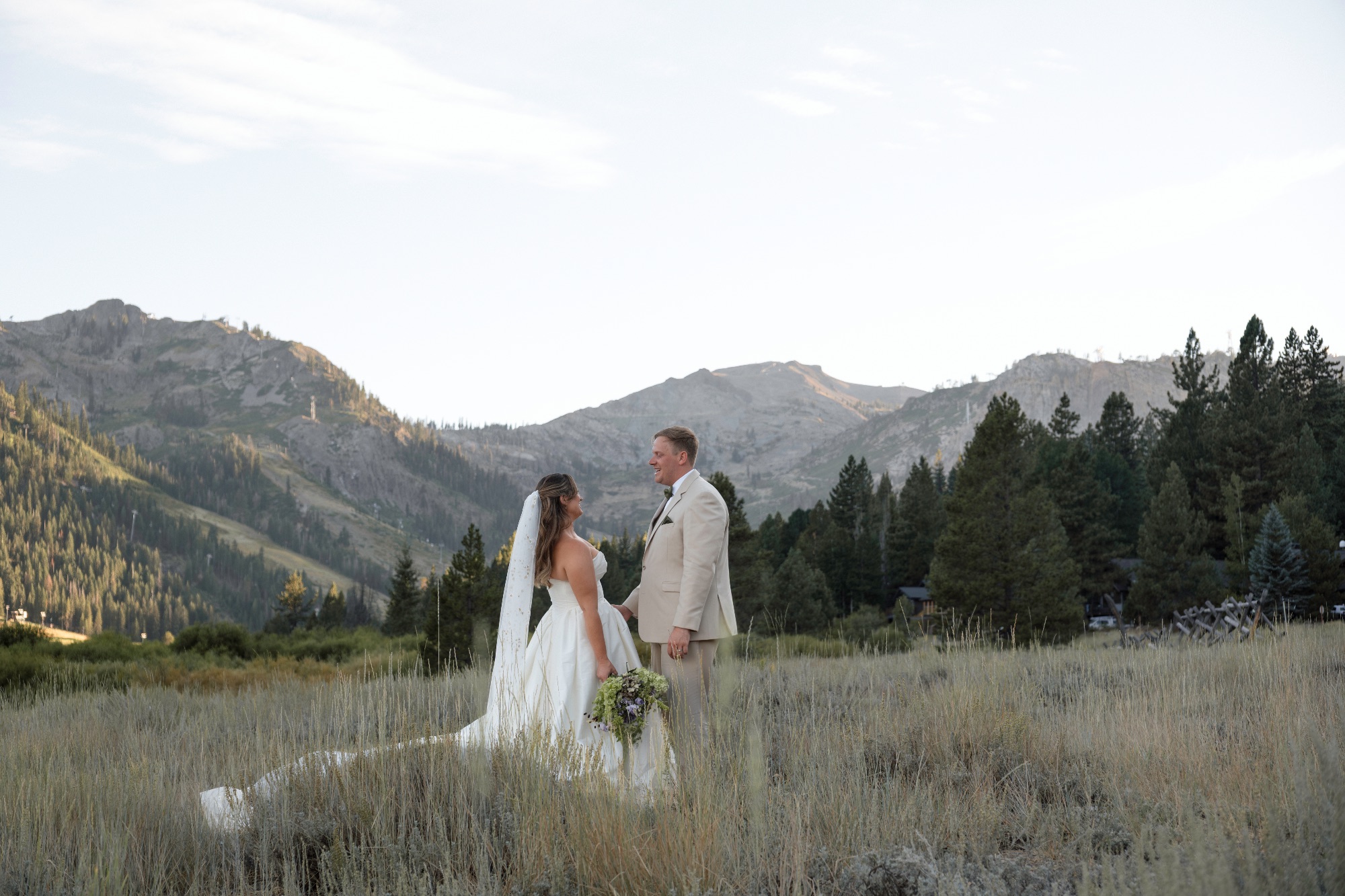 Mikayla and Jeff wedding flowers at PlumpJack Inn Truckee, 